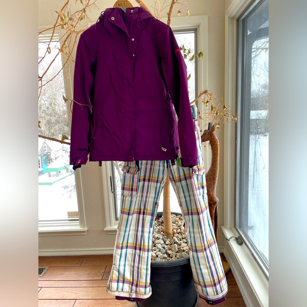Roxy Snowboarding Jacket (XS) and Pants (S) plaid and purple (sold as a SET)